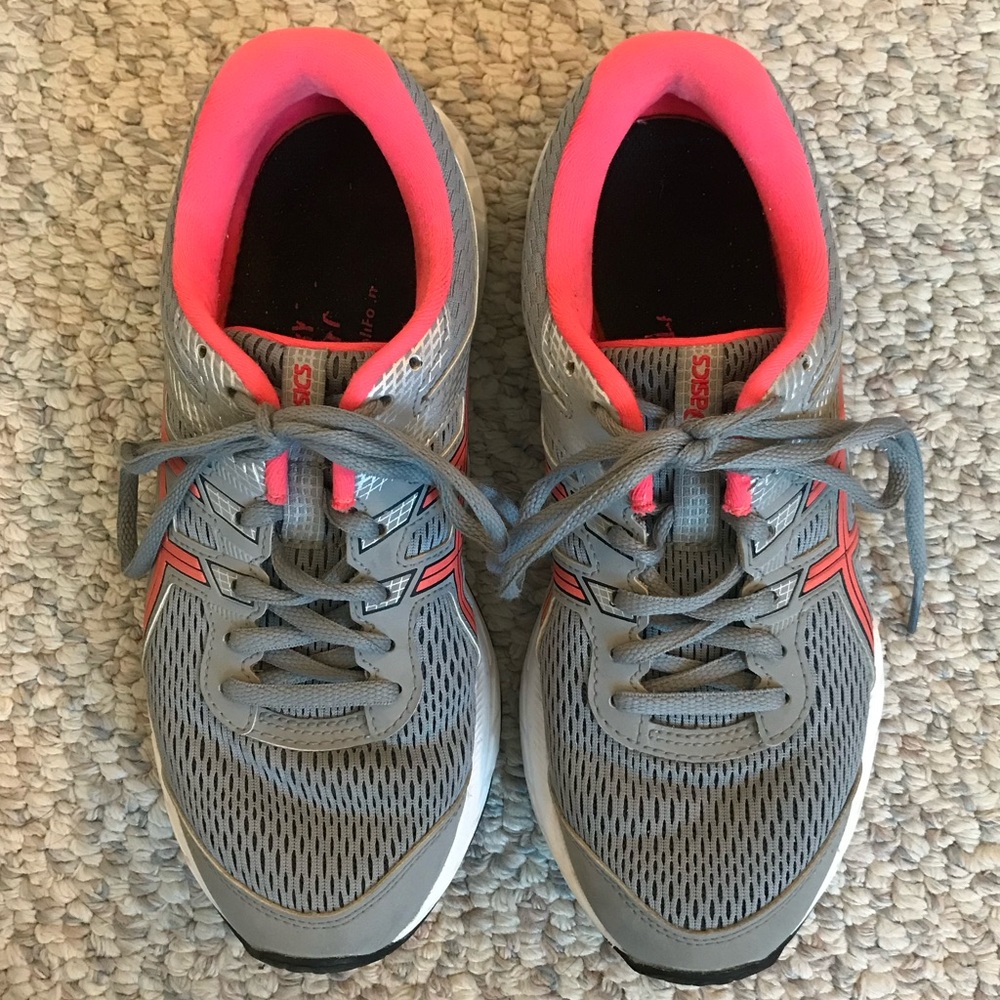 PINK & GRAY ATHLETIC SHOES BY ASICS. Gel. Size 6.